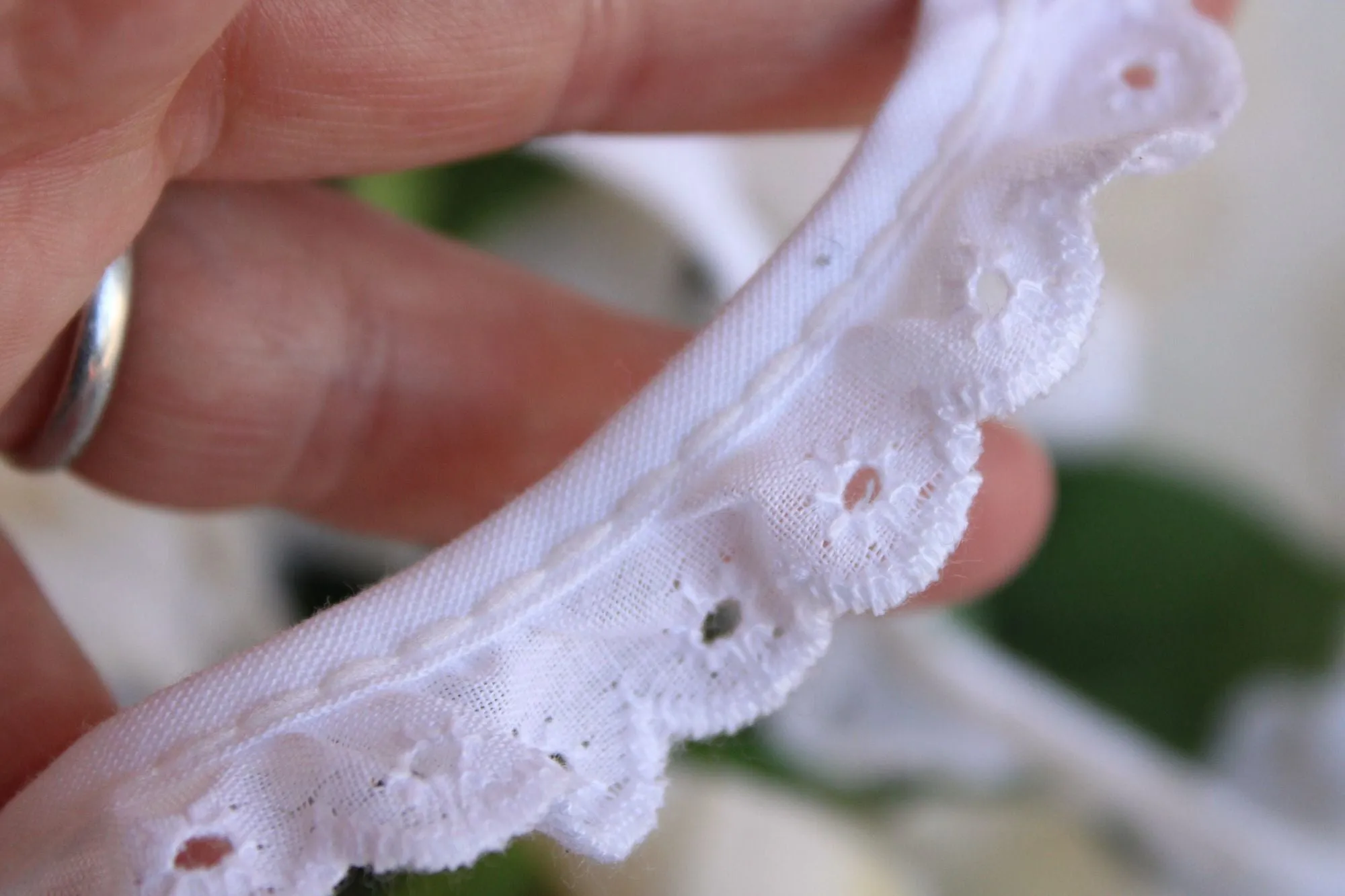 Vintage White Trim, Eyelet Ruffled Lace, 2 Yards  .75" wide / Sewing or Crafting Embellishment